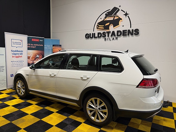 Volkswagen Golf Alltrack 11 of 30