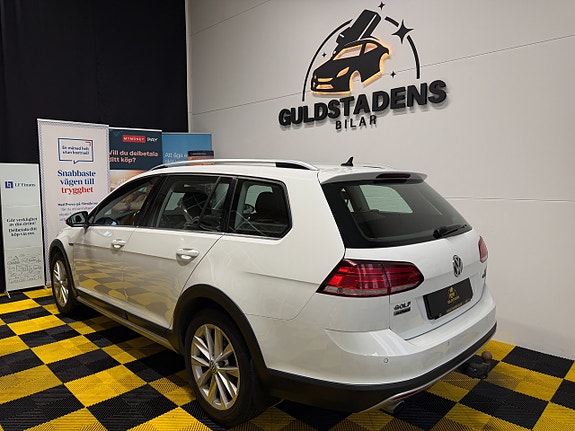 Volkswagen Golf Alltrack 9 of 30