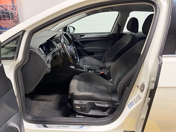 Volkswagen Golf Alltrack 18 of 30
