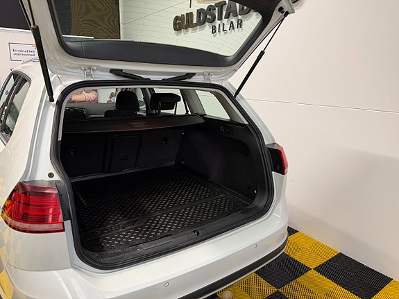 Volkswagen Golf Alltrack 15 of 30