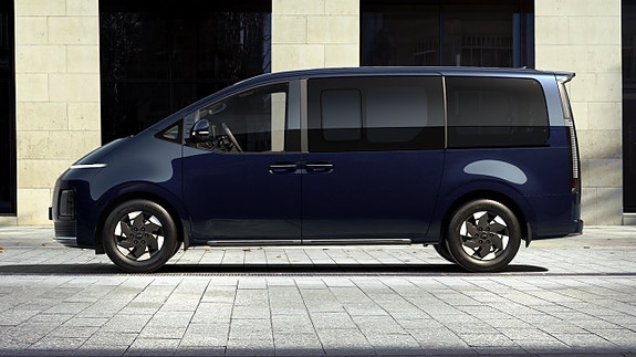 Hyundai Staria 2 of 12