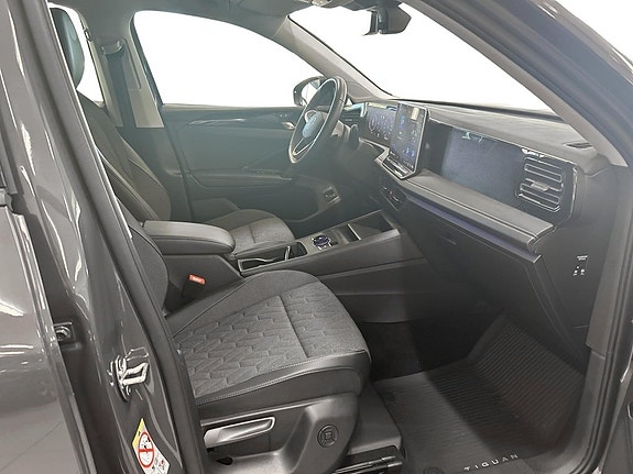 Volkswagen Tiguan 14 of 17
