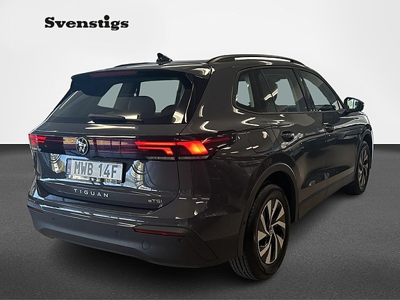 Volkswagen Tiguan 6 of 17