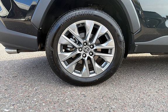 Toyota RAV4 17 of 21