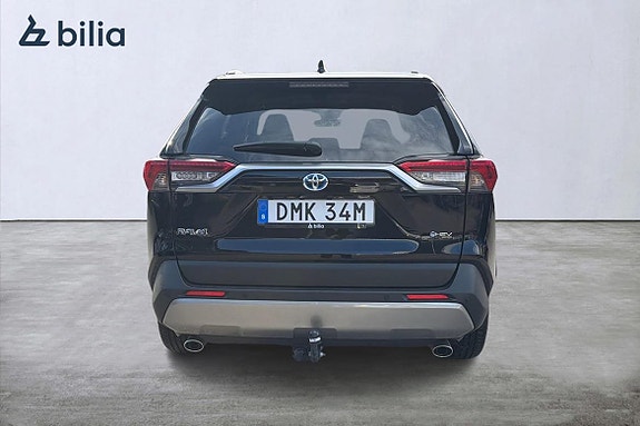 Toyota RAV4 6 of 21