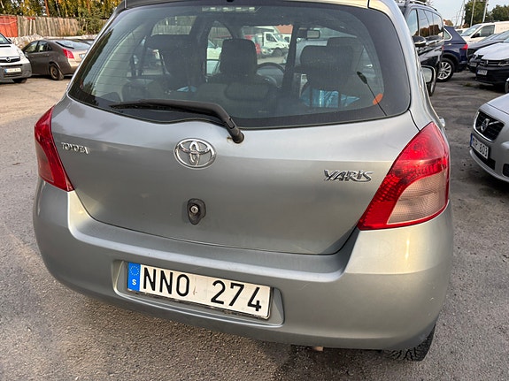 Toyota Yaris 4 of 10