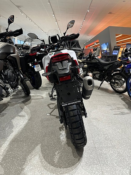 Yamaha World Raid 4 of 4