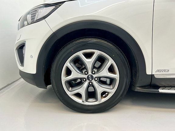 Kia Sorento 8 of 30