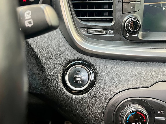 Kia Sorento 22 of 30