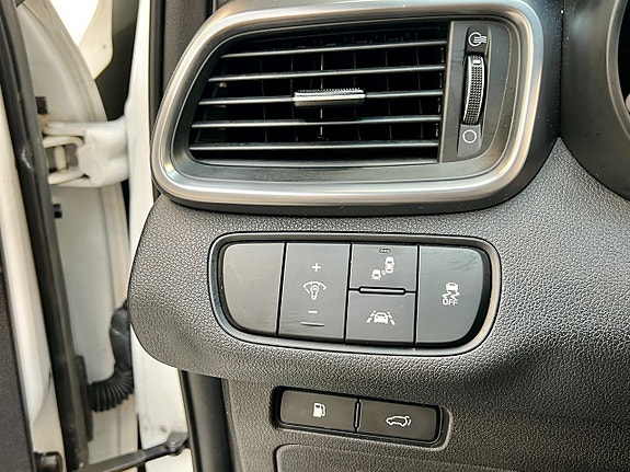 Kia Sorento 21 of 30
