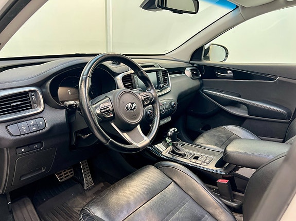 Kia Sorento 15 of 30