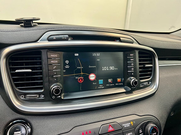 Kia Sorento 25 of 30