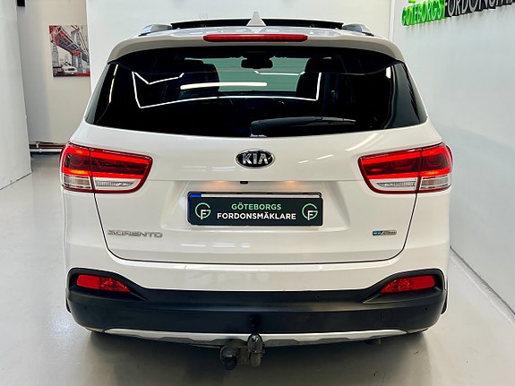 Kia Sorento 4 of 30