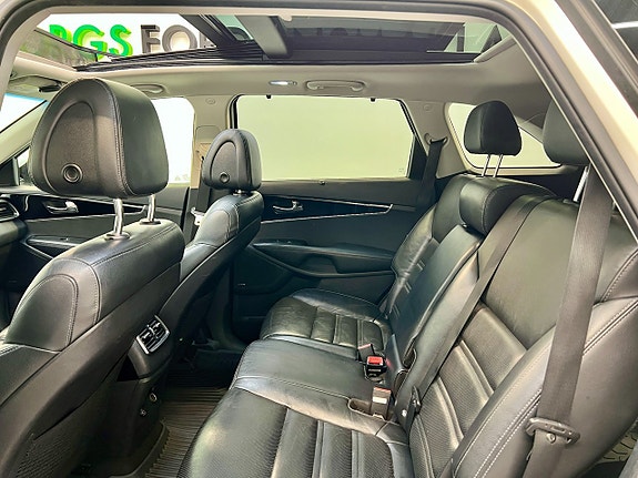 Kia Sorento 9 of 30