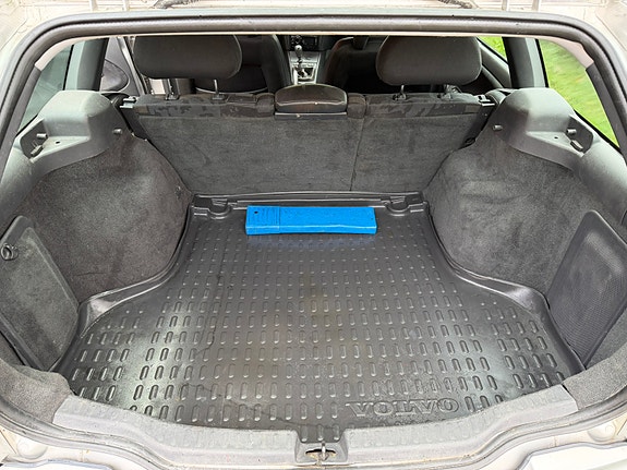 Volvo V40 8 of 9