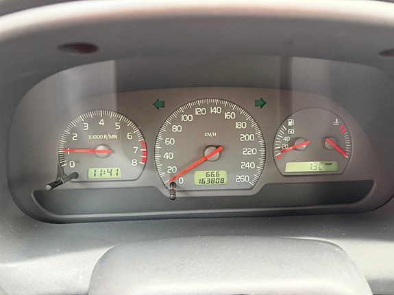 Volvo V40 5 of 9