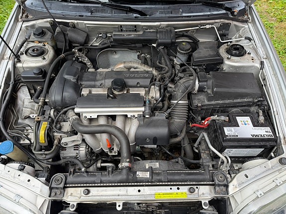 Volvo V40 9 of 9