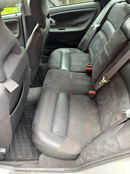 Volvo V40 7 of 9