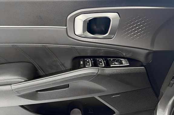 Kia Sorento 8 of 14