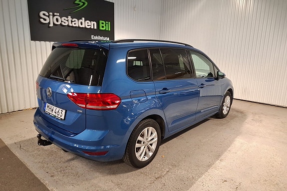 Volkswagen Touran 4 of 23