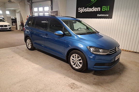 Volkswagen Touran 6 of 23