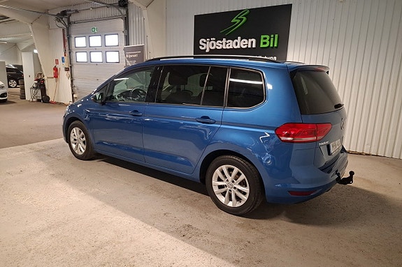 Volkswagen Touran 3 of 23