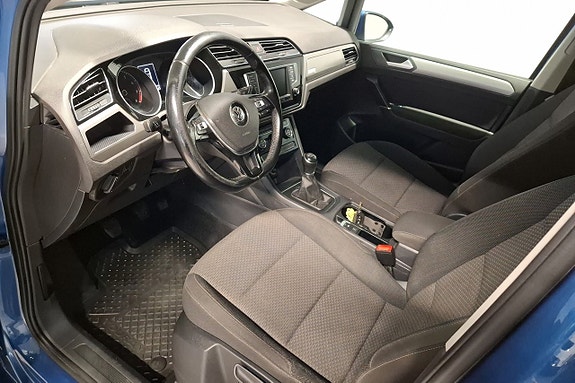 Volkswagen Touran 8 of 23