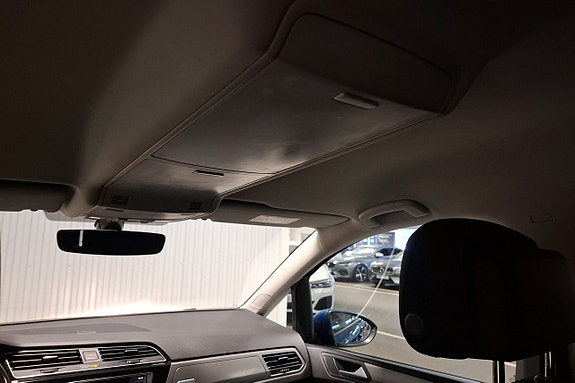 Volkswagen Touran 18 of 23
