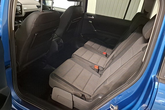 Volkswagen Touran 10 of 23