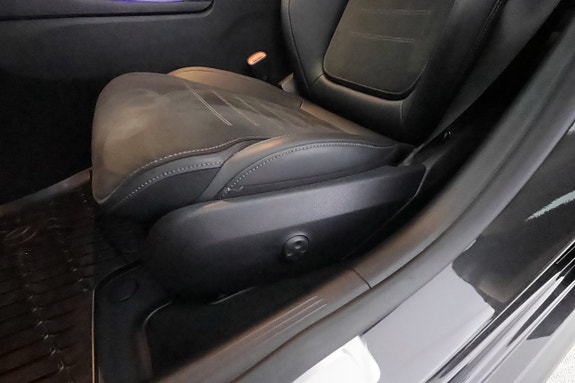 Mercedes-Benz C300 e 20 of 30