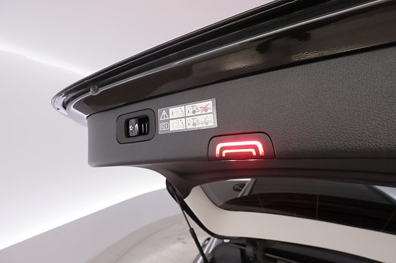 Mercedes-Benz C300 e 24 of 30