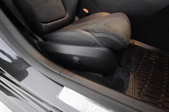 Mercedes-Benz C300 e 22 of 30