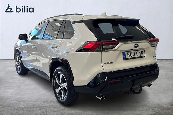 Toyota RAV4 2 of 24