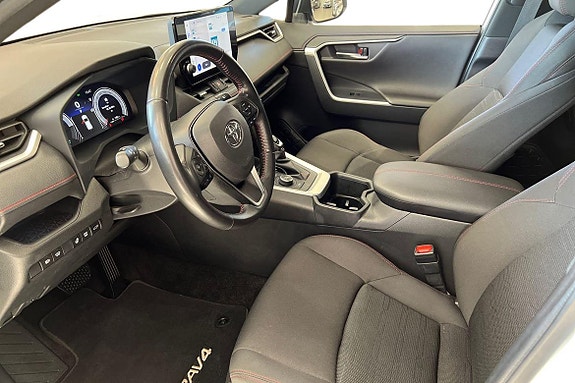 Toyota RAV4 14 of 24