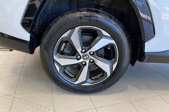 Toyota RAV4 17 of 24
