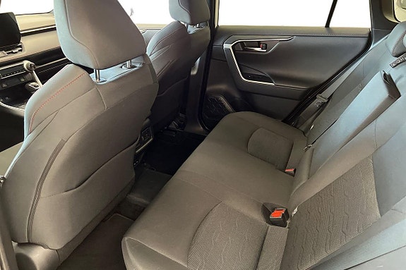 Toyota RAV4 13 of 24