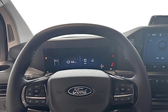 Ford Transit Custom 8 of 12