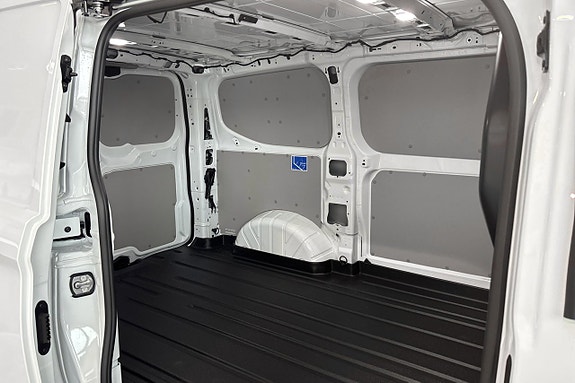 Ford Transit Custom 10 of 12