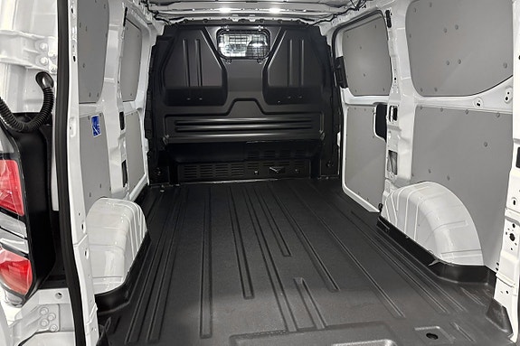 Ford Transit Custom 11 of 12