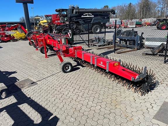 Pöttinger Rotocare V12400 2 of 3