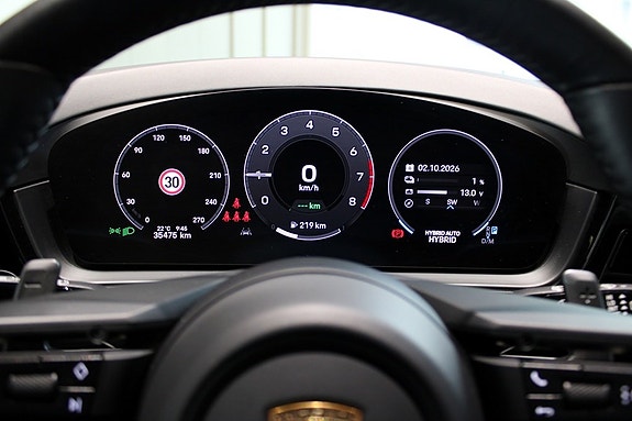 Porsche Cayenne 11 of 16