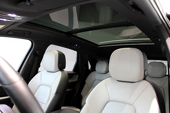 Porsche Cayenne 4 of 16