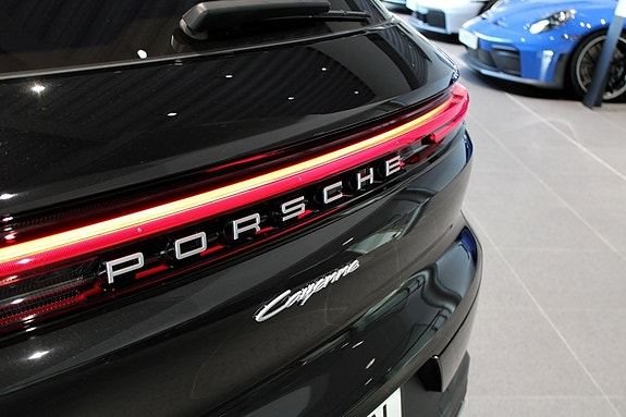 Porsche Cayenne 16 of 16