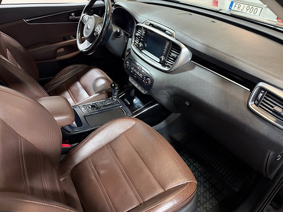 Kia Sorento 18 of 30