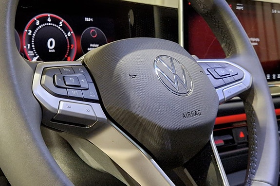 Volkswagen Tiguan 10 of 17