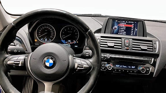 BMW 118i 10 of 12