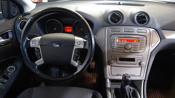 Ford Mondeo 8 of 10