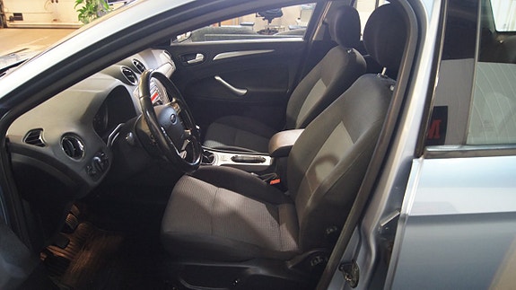Ford Mondeo 5 of 10
