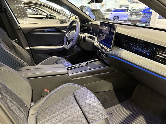 Volkswagen Passat 6 of 10