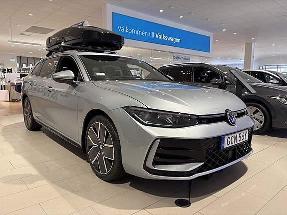 Volkswagen Passat 2 of 10